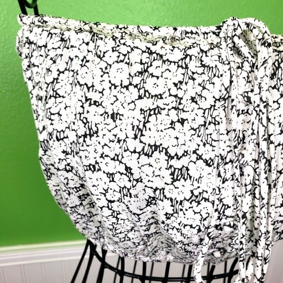 Volcom Skater Women's White Daisy Tube Crop Top Size XS - Picture 2 of 11